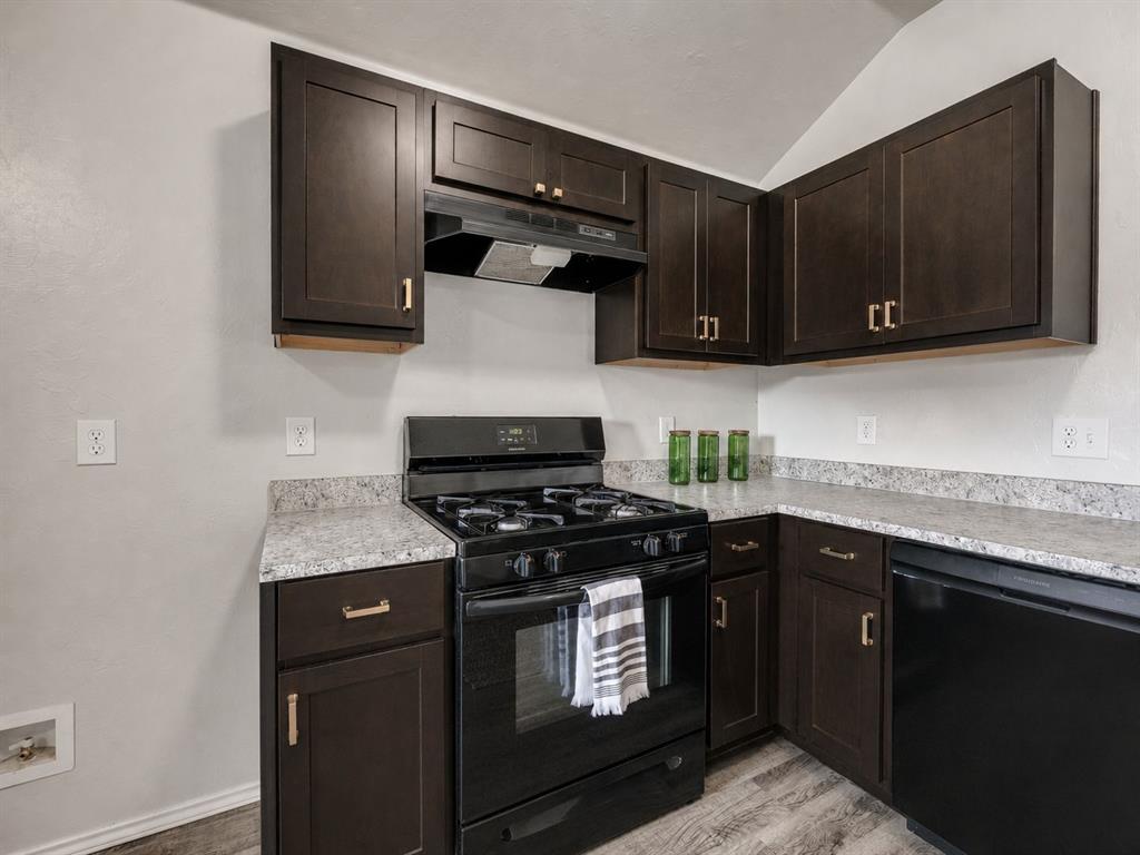 215 Waterside Drive Property Photo 10