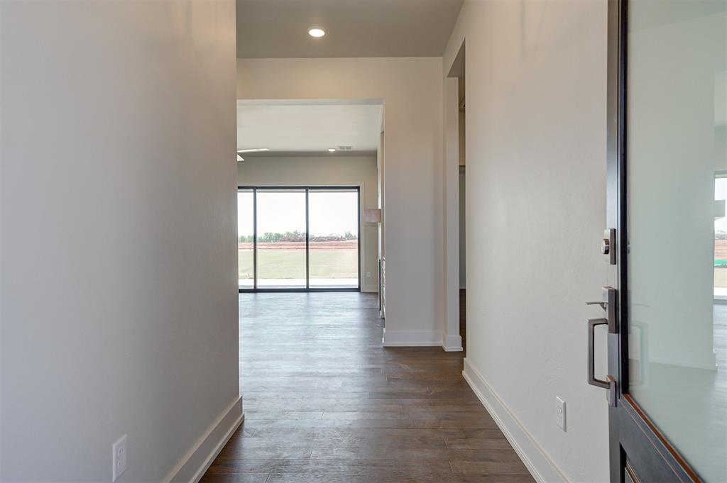 2226 W Cole Drive Property Photo 6