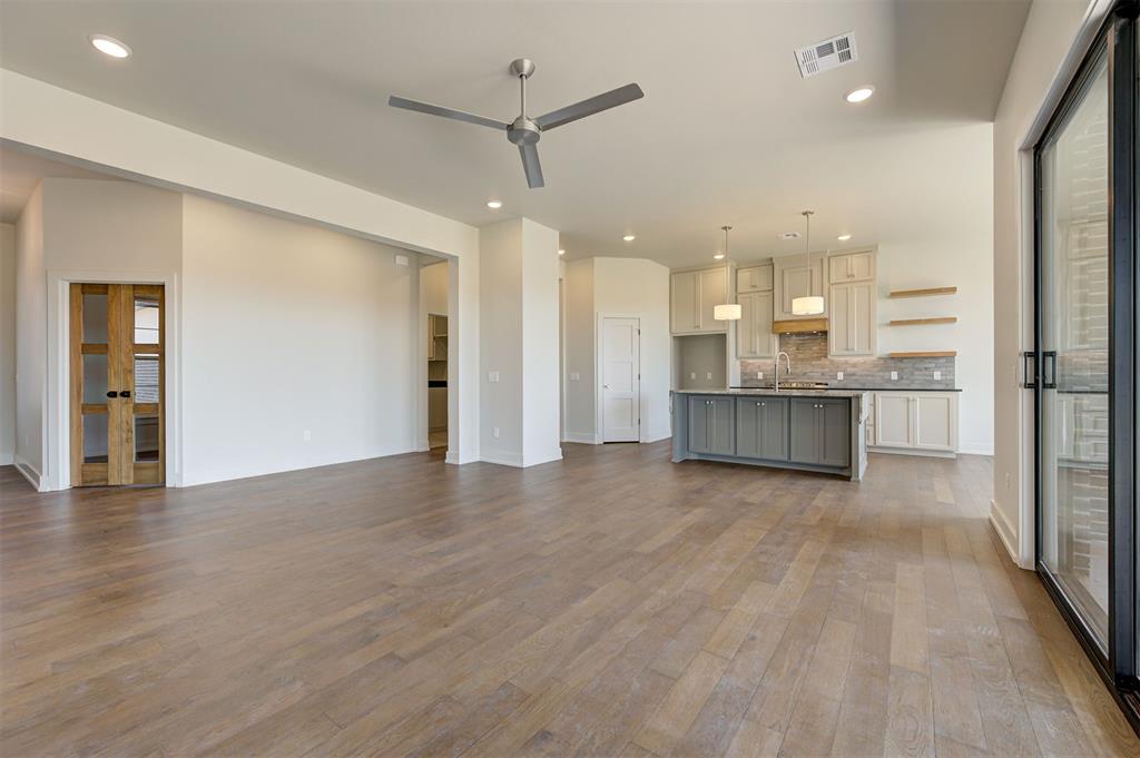 2226 W Cole Drive Property Photo 13