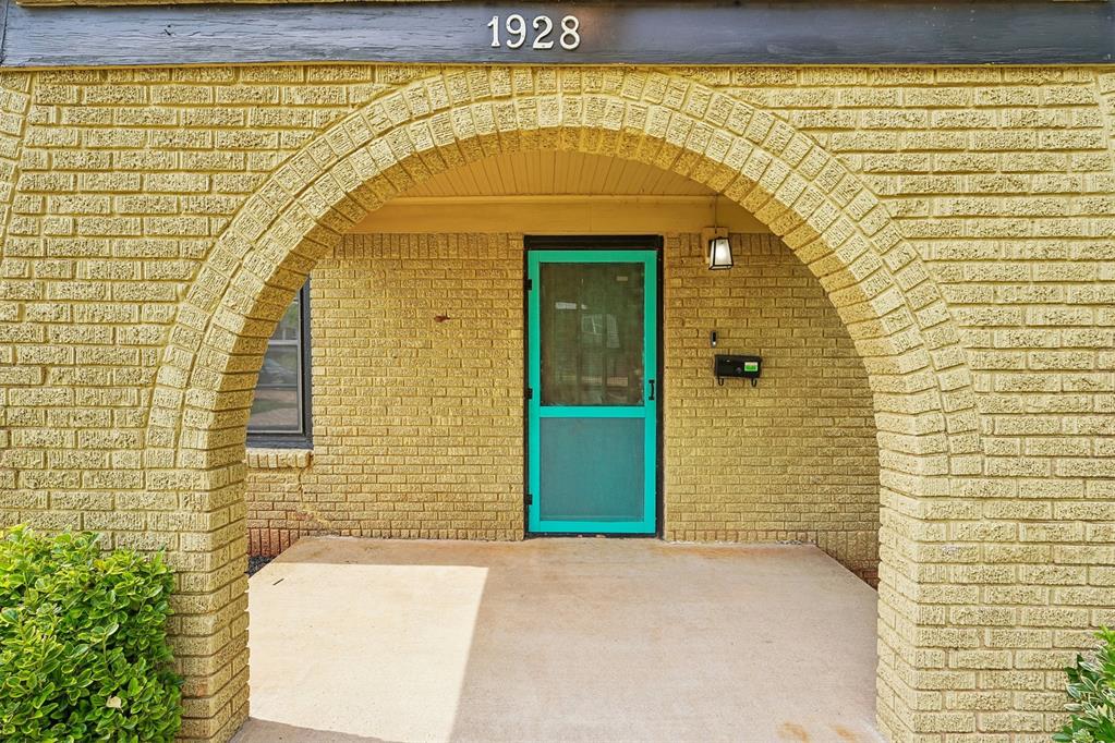 1928 Nw 37th Street Property Photo 6