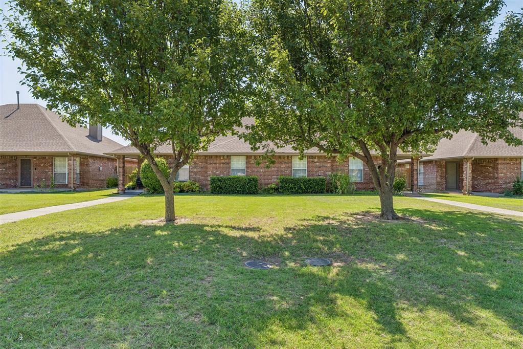 404 N Willowood Drive 404 & 406 Property Photo 1