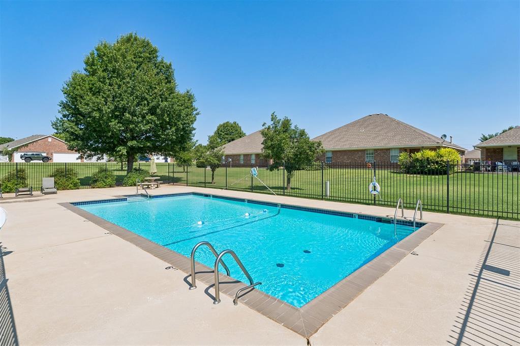 404 N Willowood Drive 404 & 406 Property Photo 16