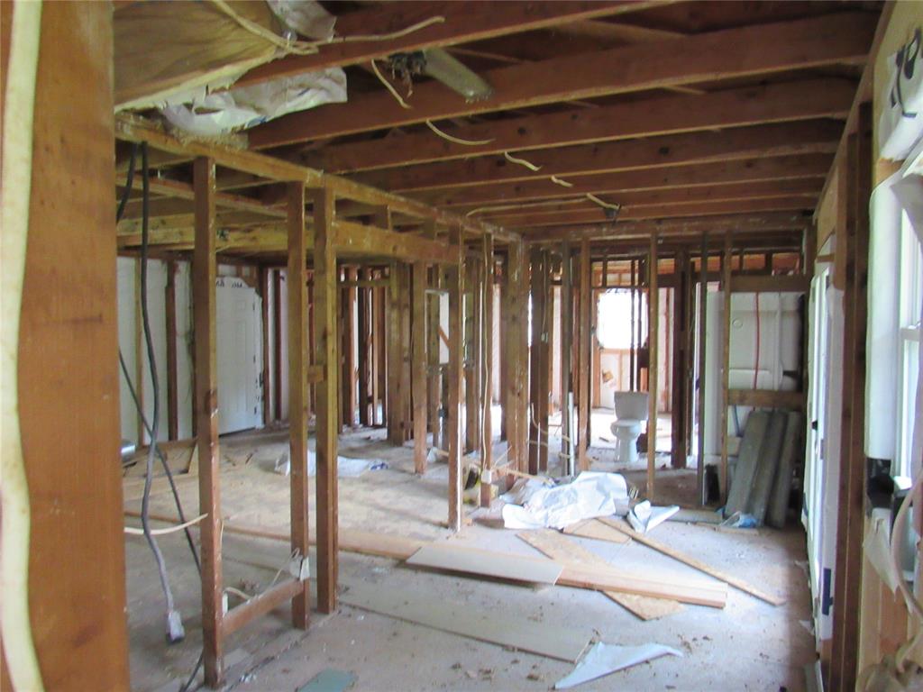 29724 Pond Drive Property Photo 4