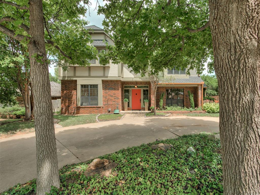 6900 Lakepointe Drive Property Photo 1
