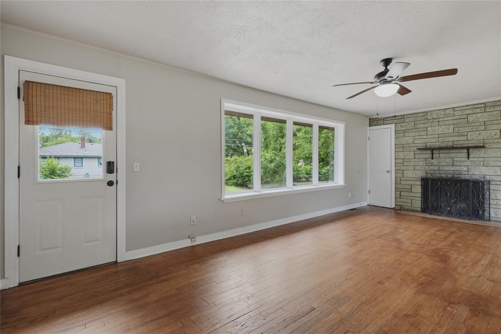 1408 Oxford Way Property Photo 5