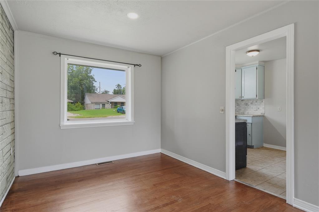 1408 Oxford Way Property Photo 11
