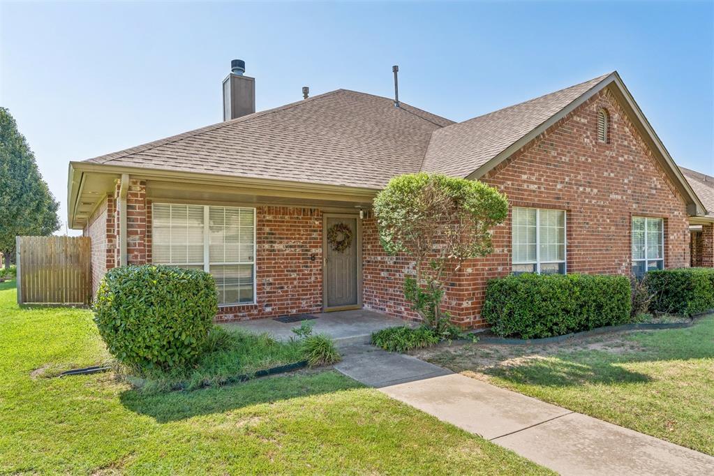 408 N Willowood Drive 408 & 410 Property Photo 4