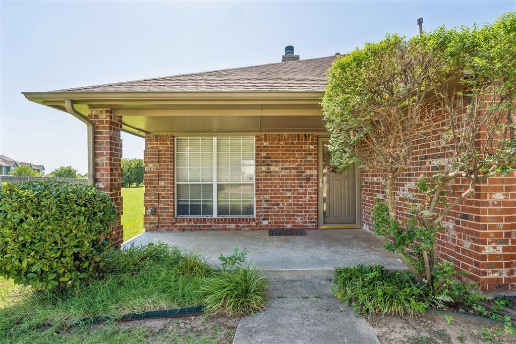 408 N Willowood Drive 408 & 410 Property Photo 5