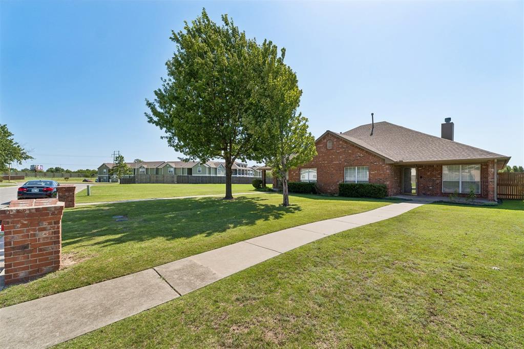 408 N Willowood Drive 408 & 410 Property Photo 6