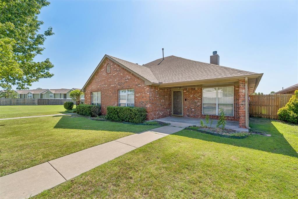 408 N Willowood Drive 408 & 410 Property Photo 7