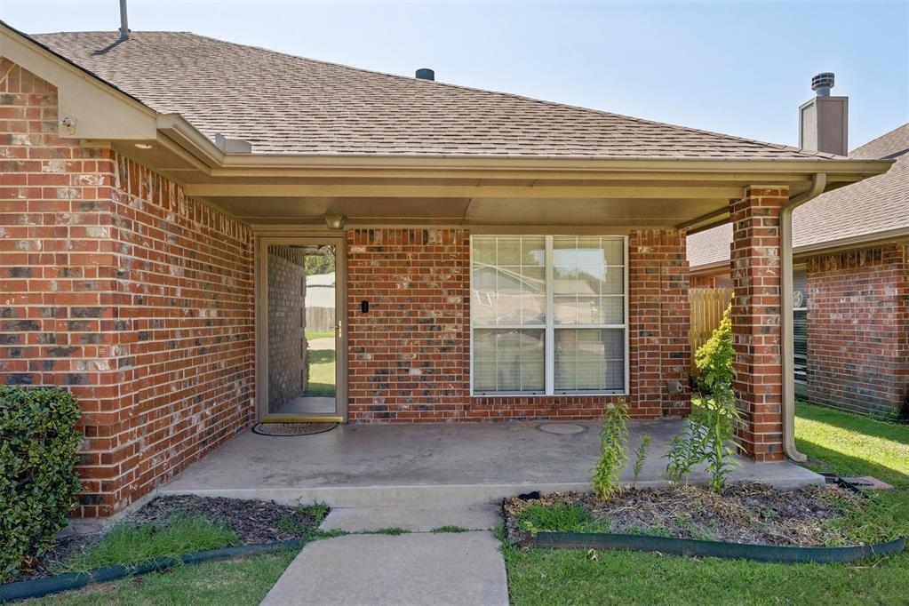 408 N Willowood Drive 408 & 410 Property Photo 8