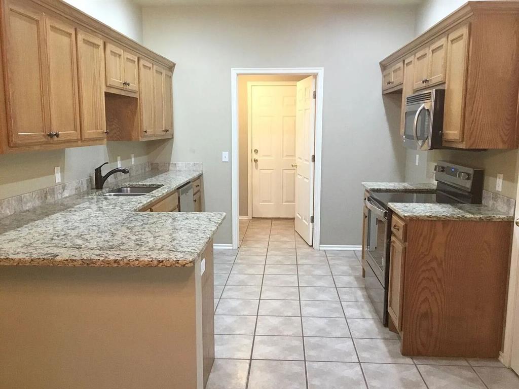408 N Willowood Drive 408 & 410 Property Photo 9