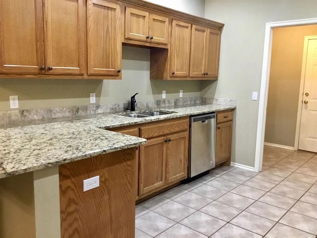 408 N Willowood Drive 408 & 410 Property Photo 10