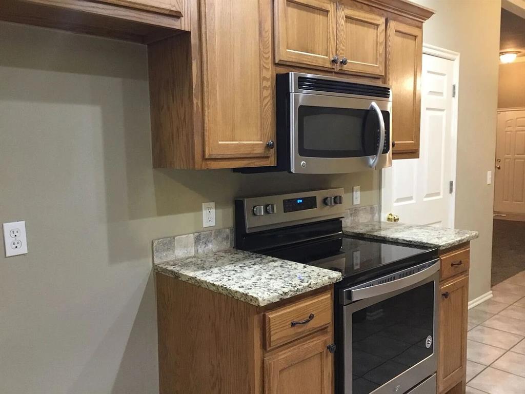408 N Willowood Drive 408 & 410 Property Photo 13