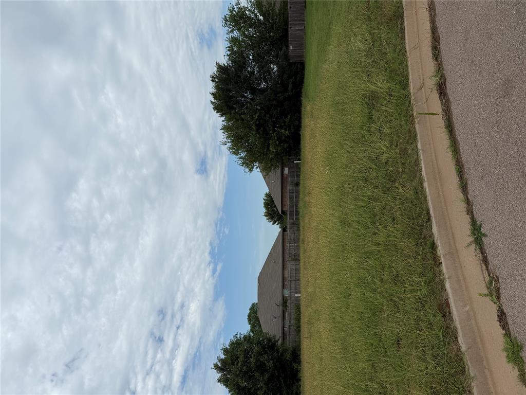 1413 Shadow Terrace Property Photo 2