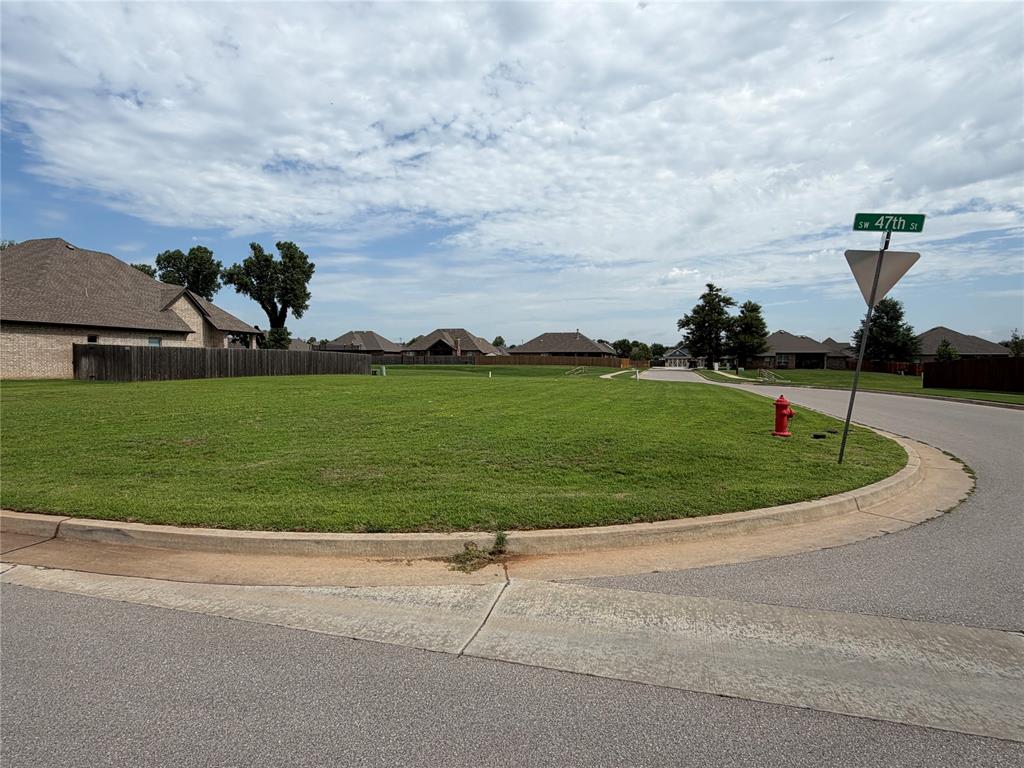 12109 Sw 47th Street Property Photo 3