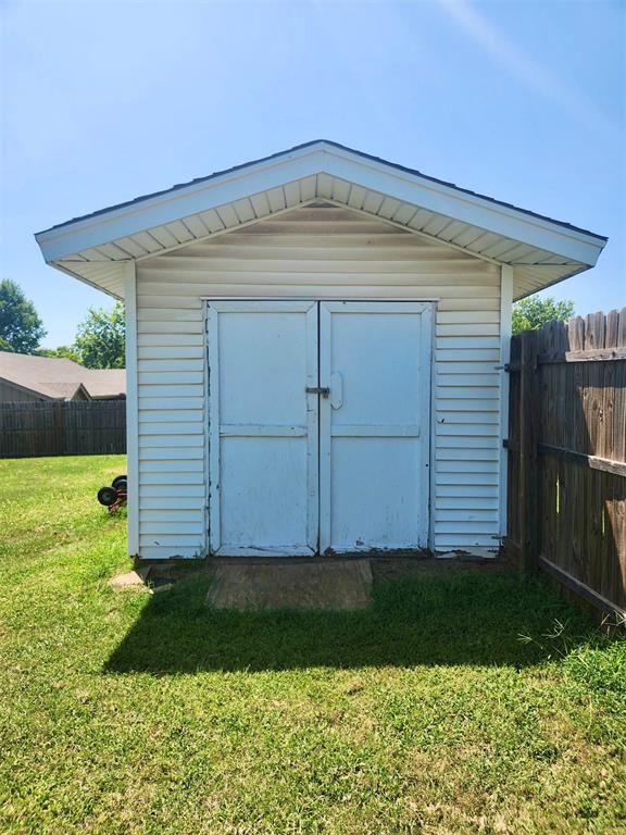 1215 N Walnut Street Property Photo 25