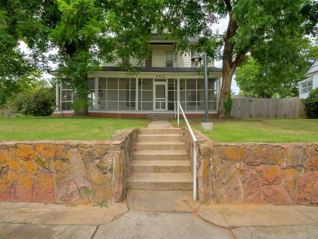 702 N Park Avenue Property Photo 2