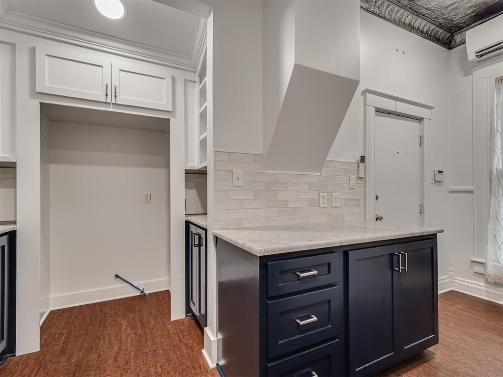 702 N Park Avenue Property Photo 15