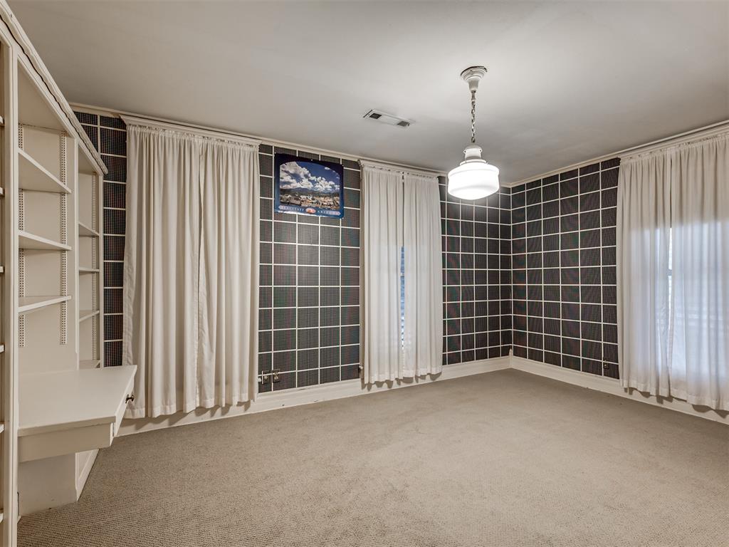702 N Park Avenue Property Photo 24