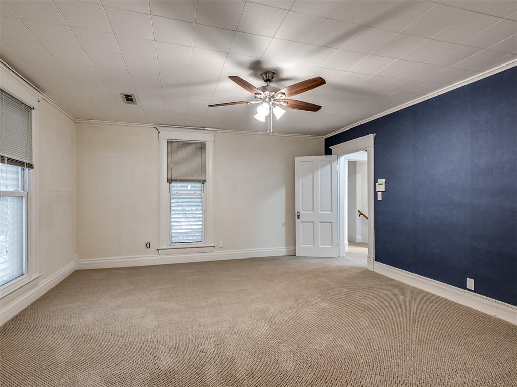 702 N Park Avenue Property Photo 27