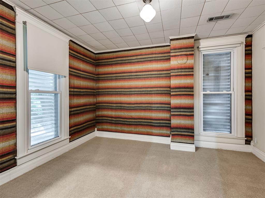 702 N Park Avenue Property Photo 29