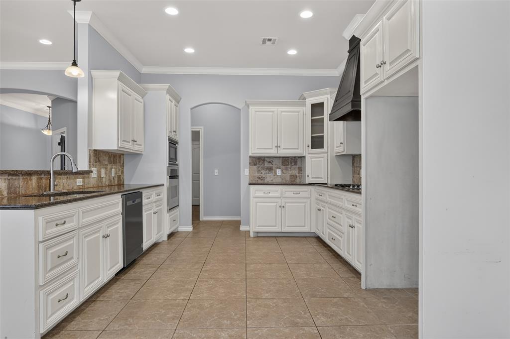16700 Moorgate Lane Property Photo 8