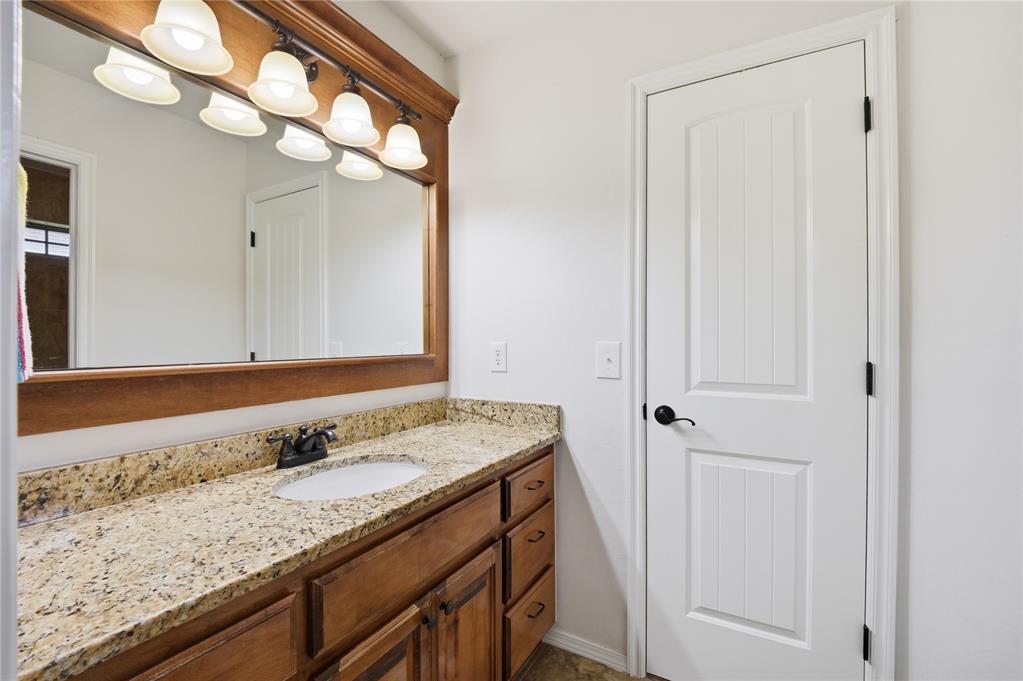 10812 Nw 34th Street Property Photo 16