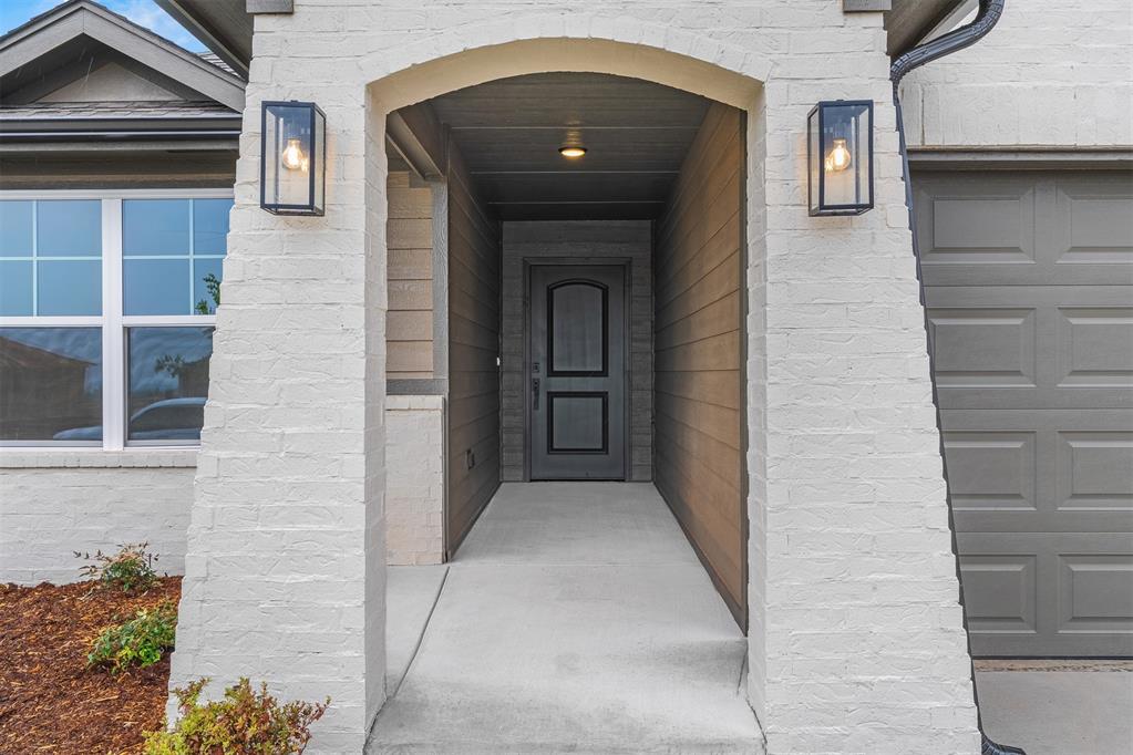 8725 Spruce Street Property Photo 3