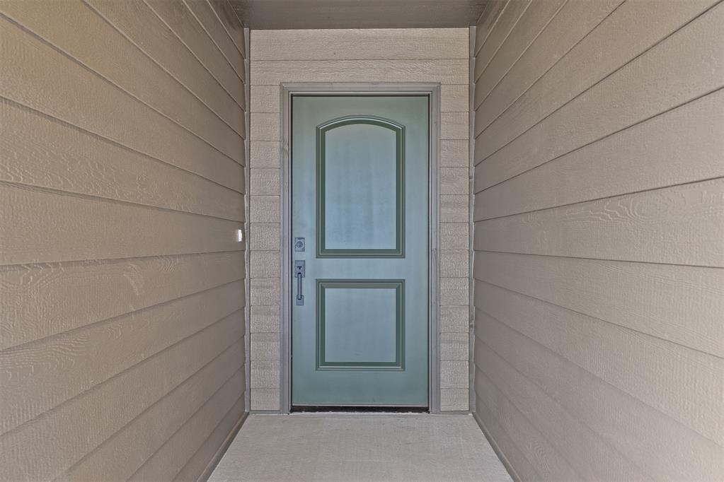 8725 Spruce Street Property Photo 4