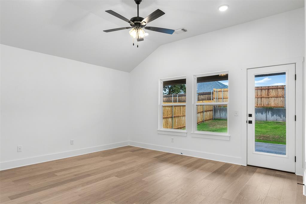 8725 Spruce Street Property Photo 12