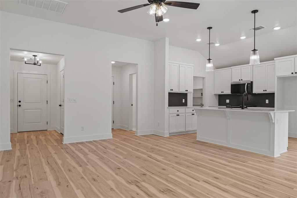 8801 Spruce Street Property Photo 7
