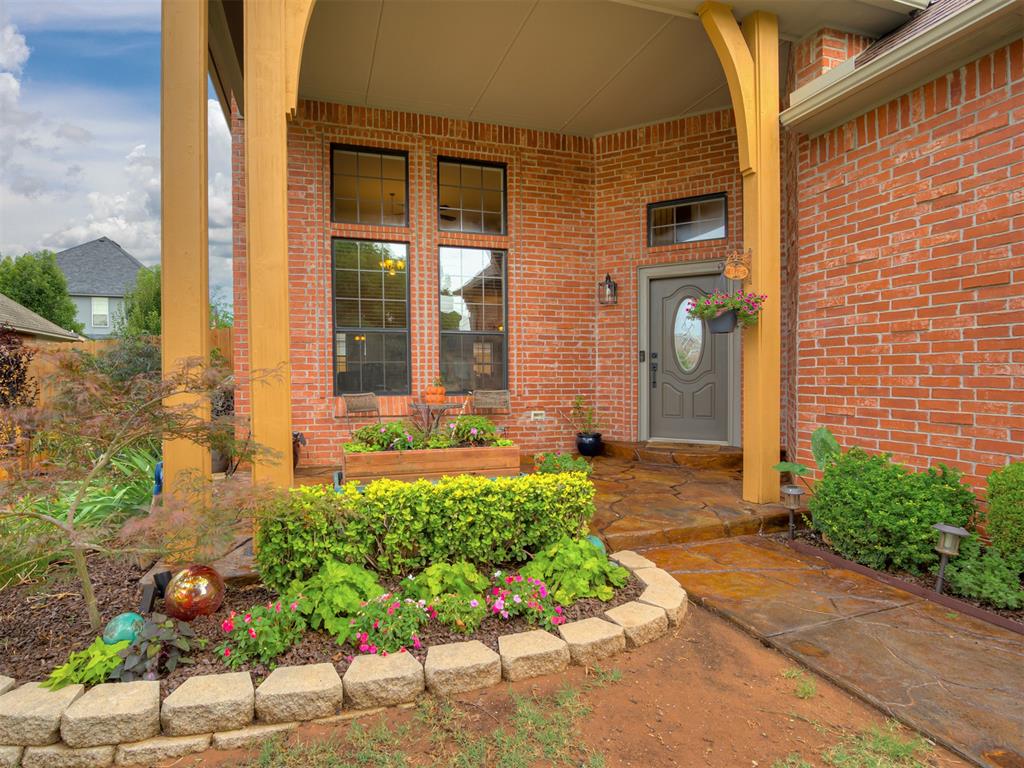 908 N Justin Drive Property Photo 6