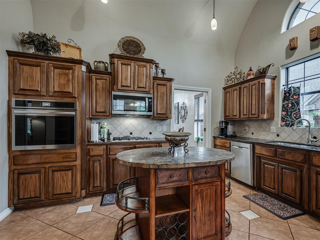 908 N Justin Drive Property Photo 18