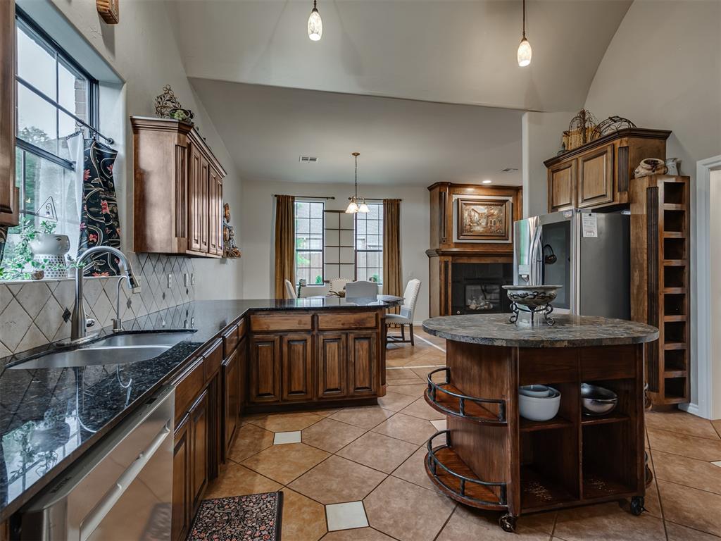 908 N Justin Drive Property Photo 22