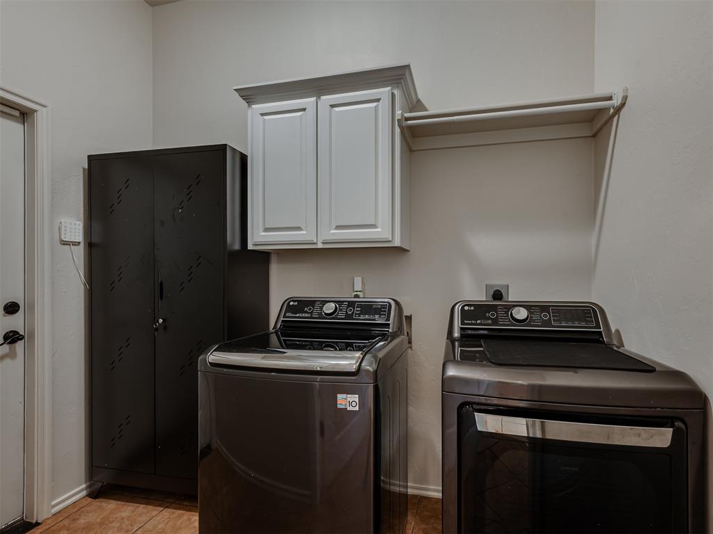 908 N Justin Drive Property Photo 32