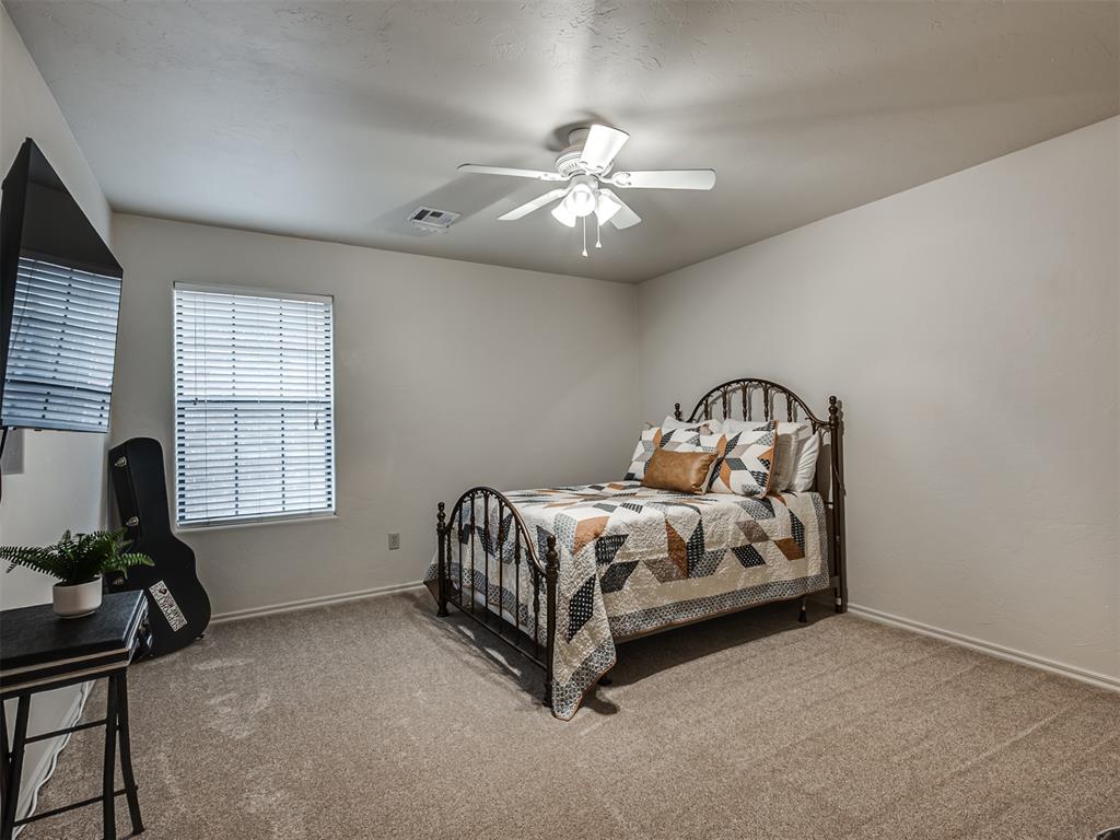 908 N Justin Drive Property Photo 35