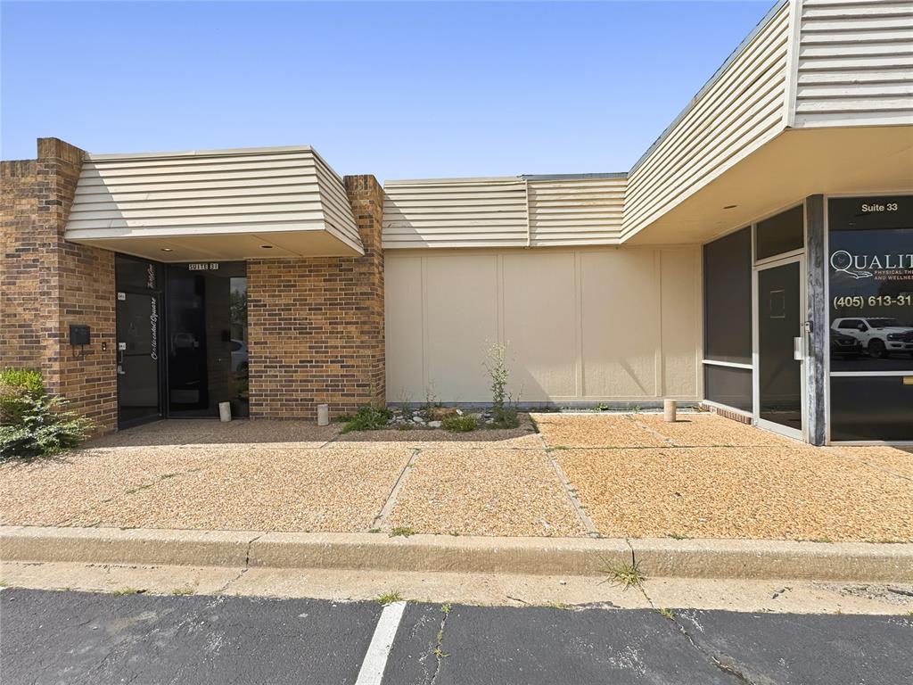 1212 S Air Depot Boulevard 31 Property Photo 6