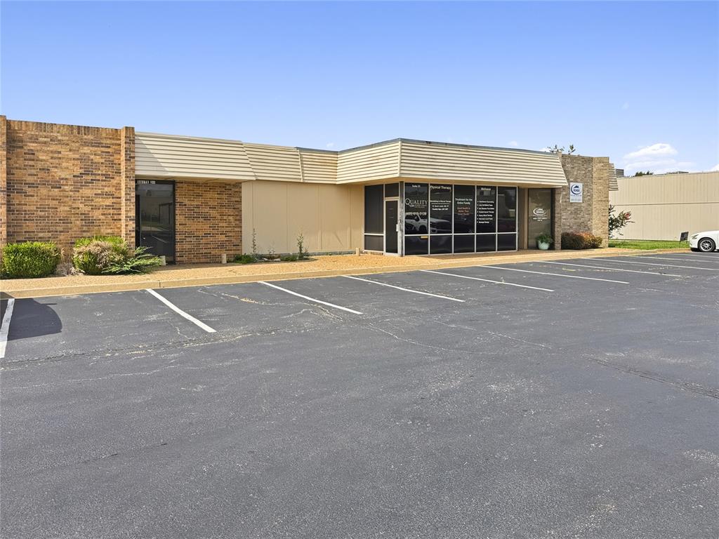 1212 S Air Depot Boulevard 31 Property Photo 23
