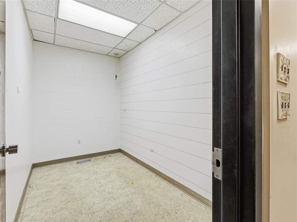 1212 S Air Depot Boulevard 31 Property Photo 38