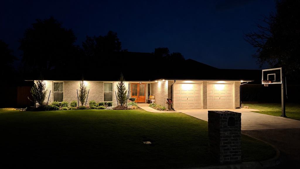 10324 Leicester Drive Property Photo 3