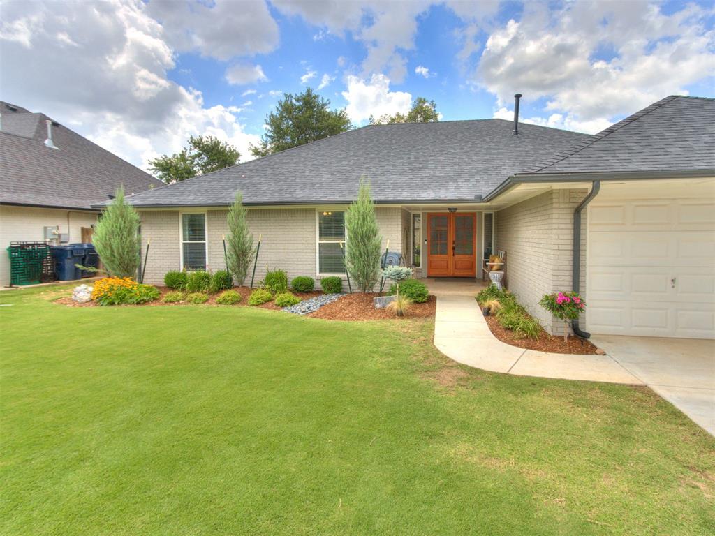 10324 Leicester Drive Property Photo 4