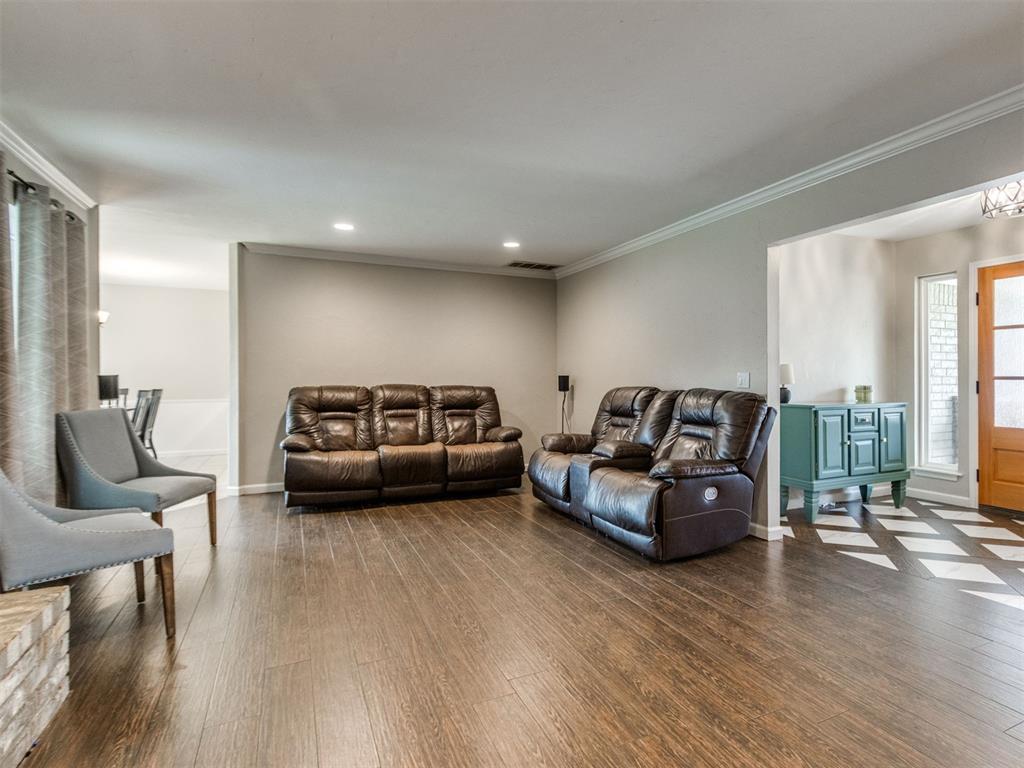10324 Leicester Drive Property Photo 8