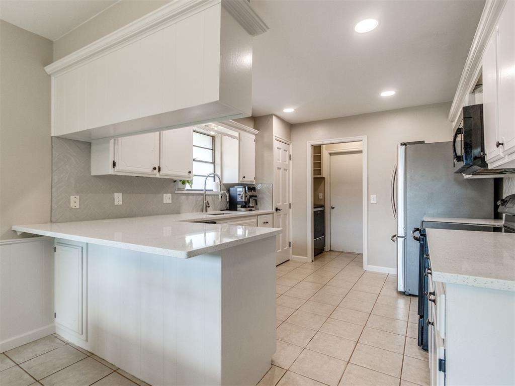 10324 Leicester Drive Property Photo 16