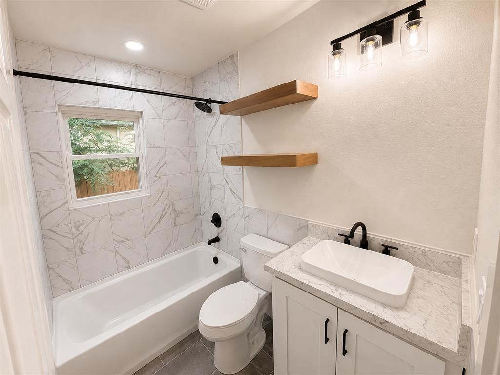 3037 Nw 35th Street Property Photo 12