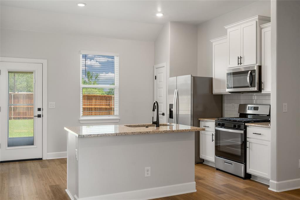 3101 Evyn Boulevard Property Photo 2