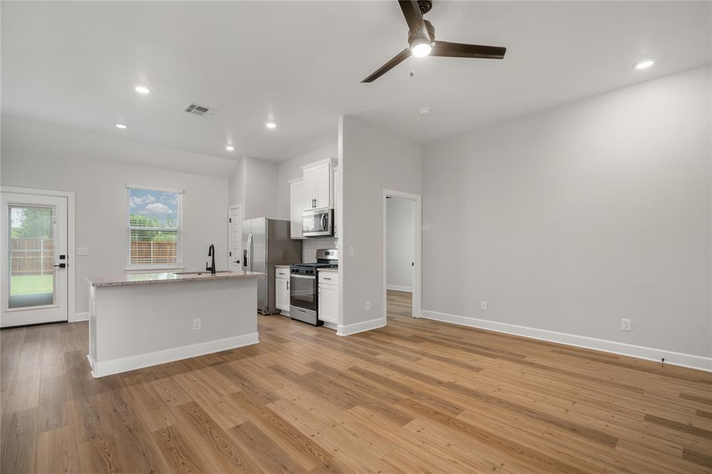 3101 Evyn Boulevard Property Photo 4