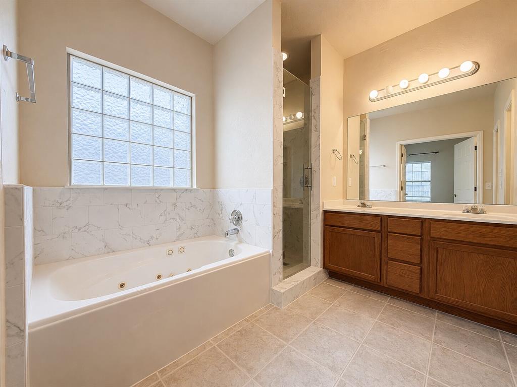 4414 Nw 32nd Place Property Photo 13