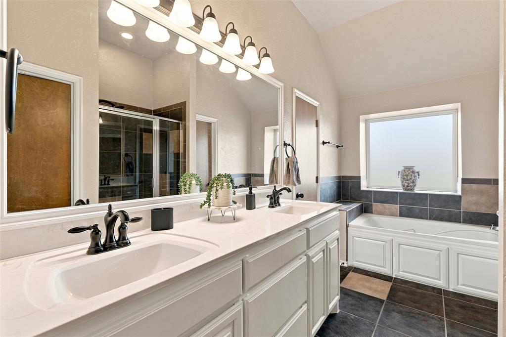1903 Riveria Drive Property Photo 15