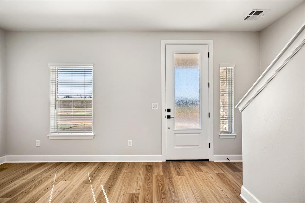 3112 Evyn Boulevard Property Photo 2